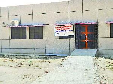 Open 10- bed ward for swine flu treatment